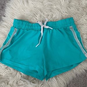 FABLETICS lined shorts with back pocket 💕